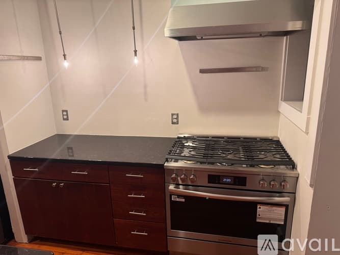 Collingswood House: 102 Coolidge Avenue