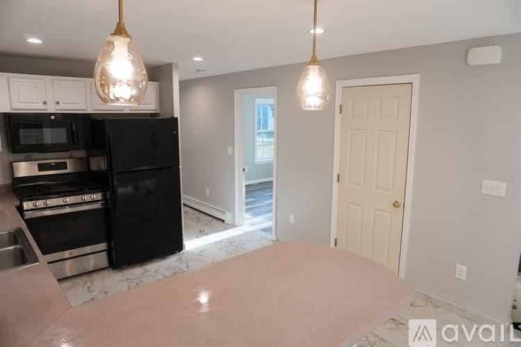 Windham House: 41 Dakota Drive