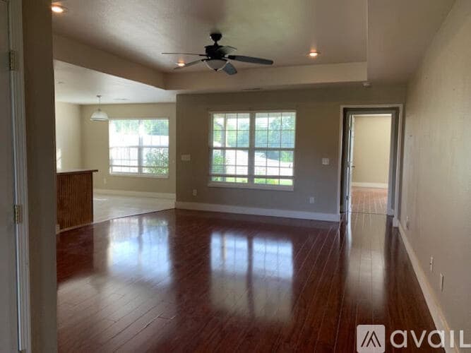 Lowell Apartment: 14727 Cow Face Road
