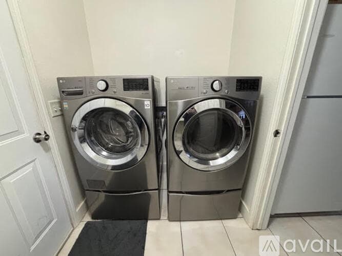 Lowell Apartment: 14727 Cow Face Road