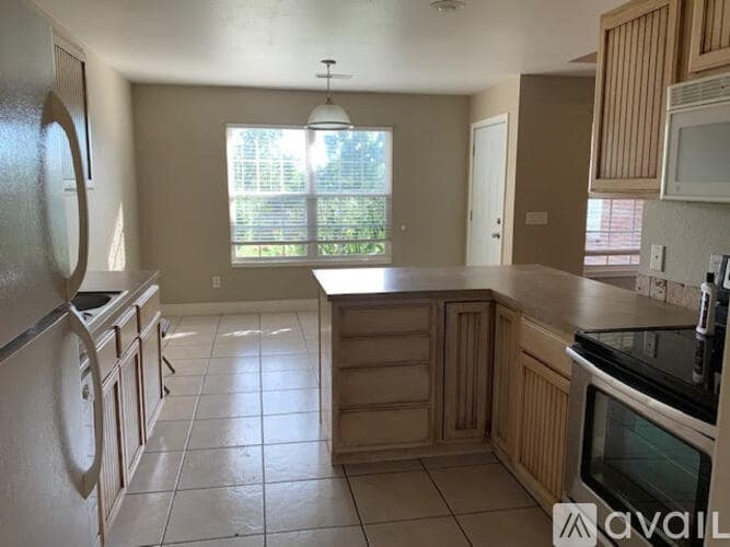 Lowell Apartment: 14727 Cow Face Road