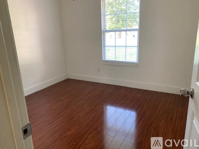 Lowell Apartment: 14727 Cow Face Road