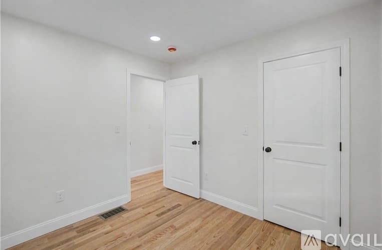 Providence Apartment: 171 Ocean Street