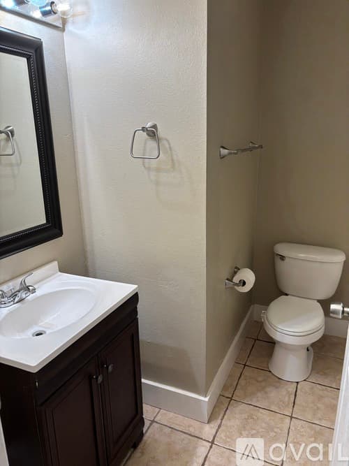 Lowell Apartment: 14727 Cow Face Road