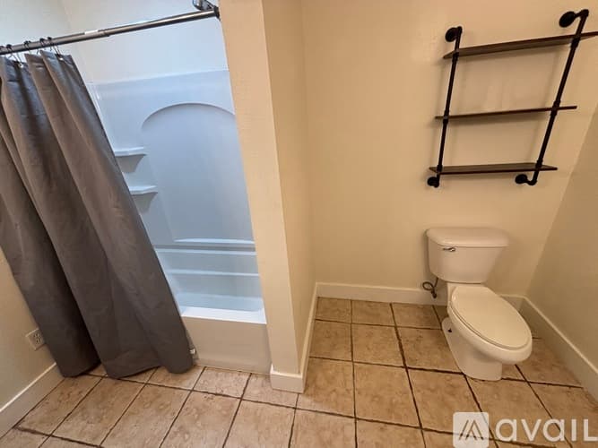 Lowell Apartment: 14727 Cow Face Road