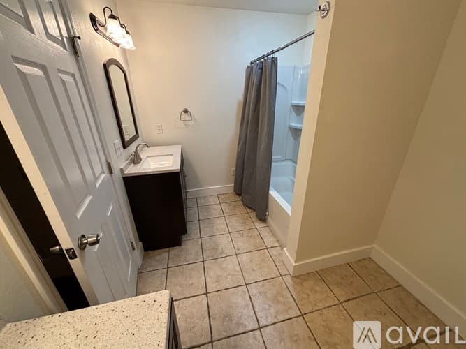 Lowell Apartment: 14727 Cow Face Road