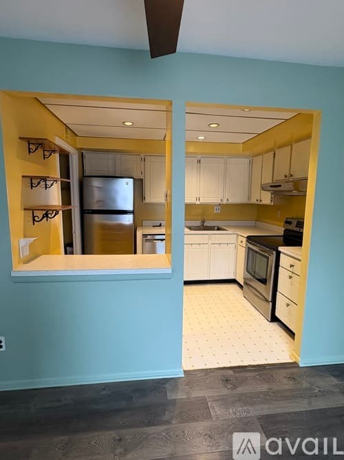 Ardmore Townhome: 700 Ardmore Avenue
