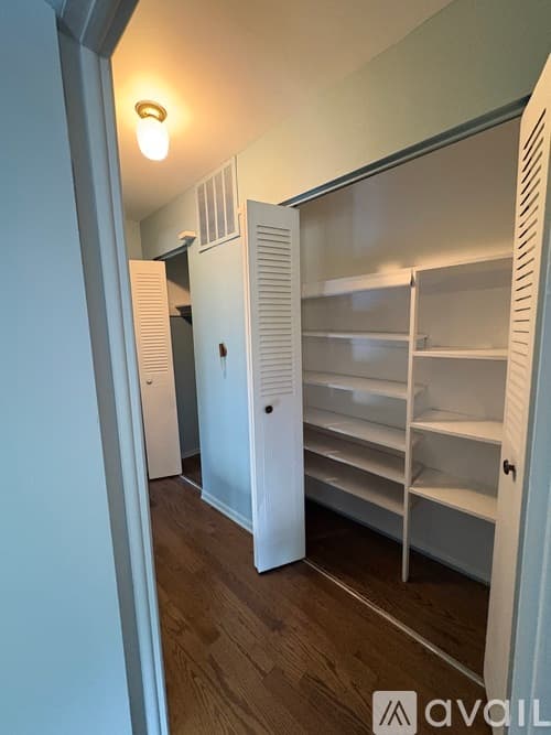 Ardmore Townhome: 700 Ardmore Avenue