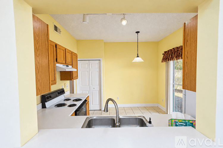 Longwood House: 808 Shell Lane