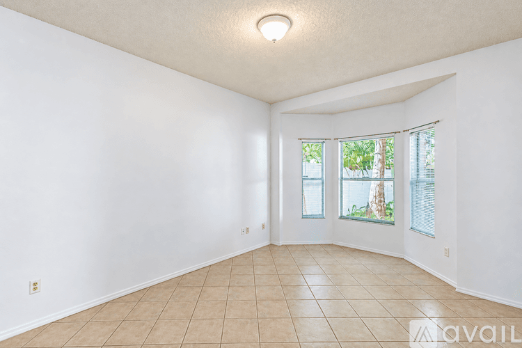 Longwood House: 808 Shell Lane