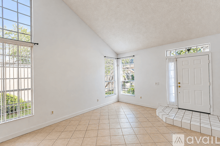 Longwood House: 808 Shell Lane