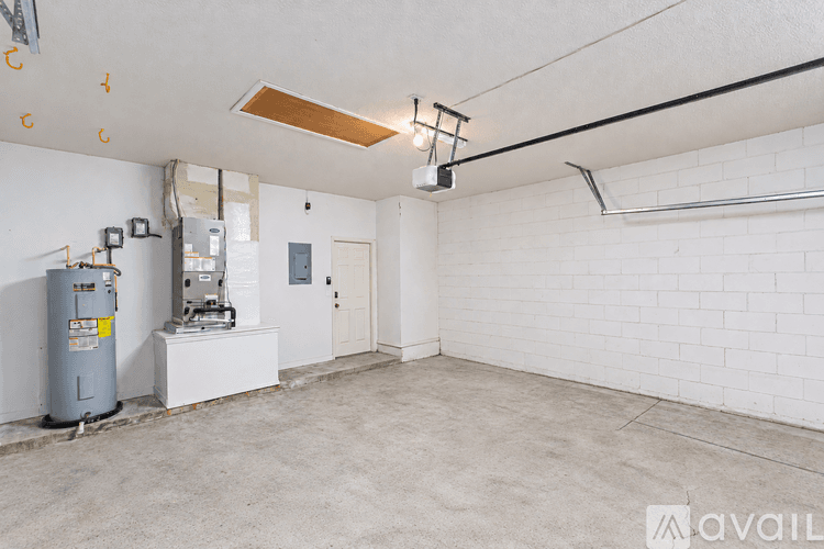 Longwood House: 808 Shell Lane
