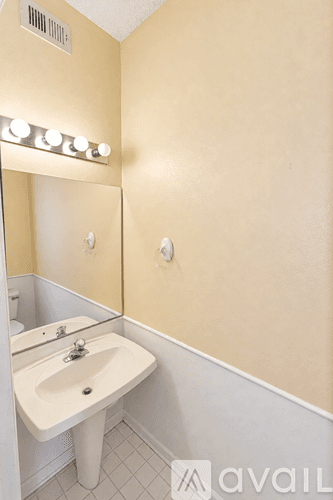 Longwood House: 808 Shell Lane
