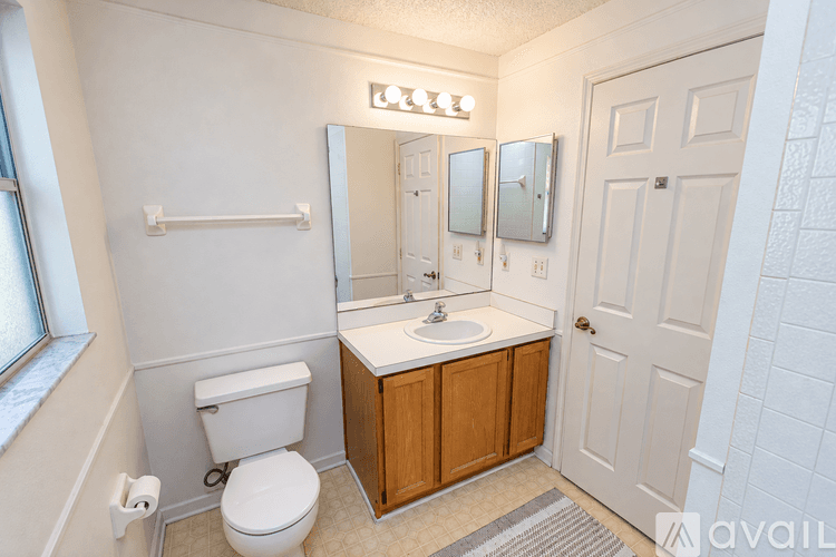 Longwood House: 808 Shell Lane