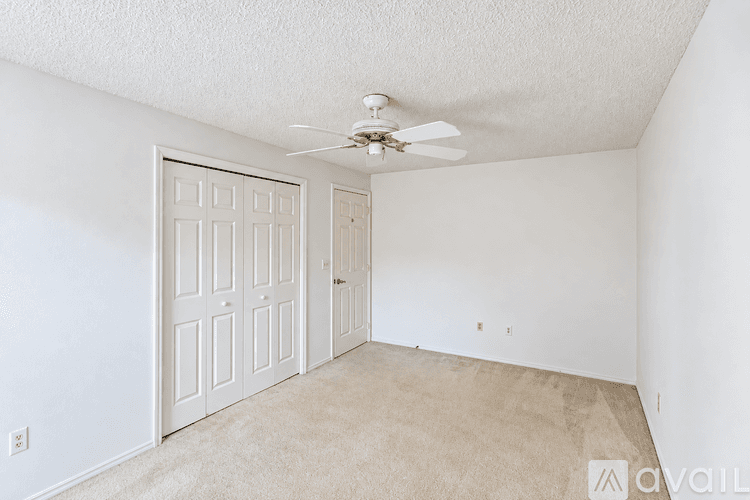 Longwood House: 808 Shell Lane