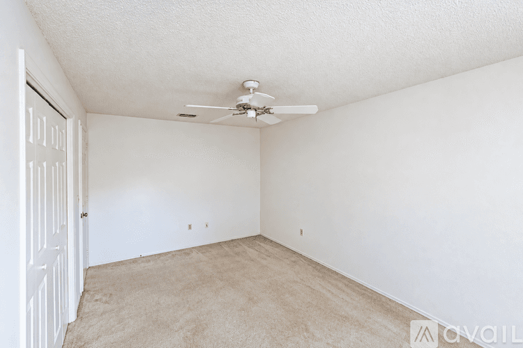 Longwood House: 808 Shell Lane