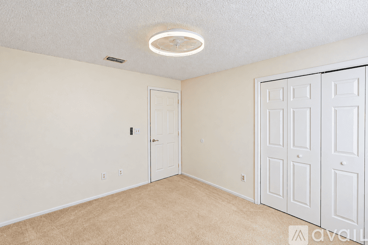 Longwood House: 808 Shell Lane