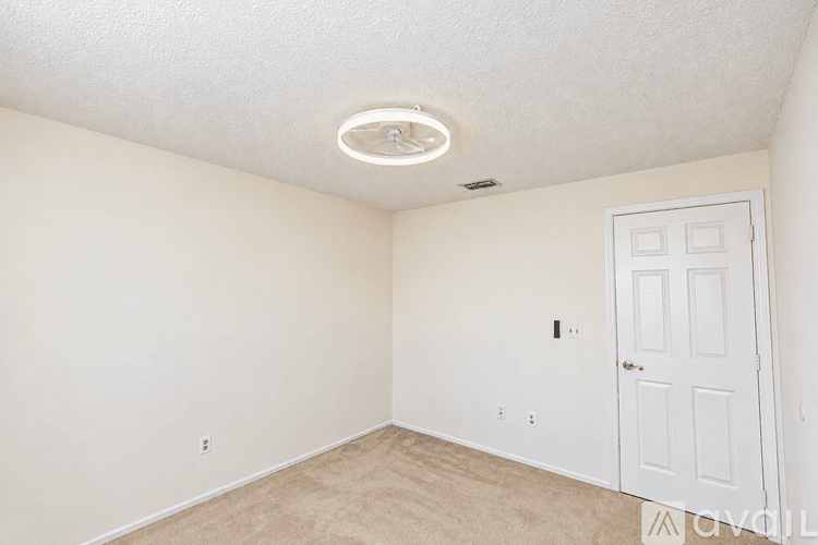 Longwood House: 808 Shell Lane