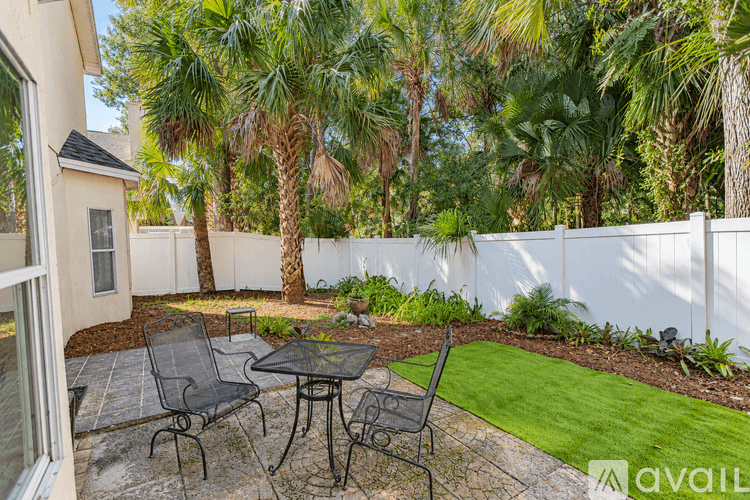 Longwood House: 808 Shell Lane