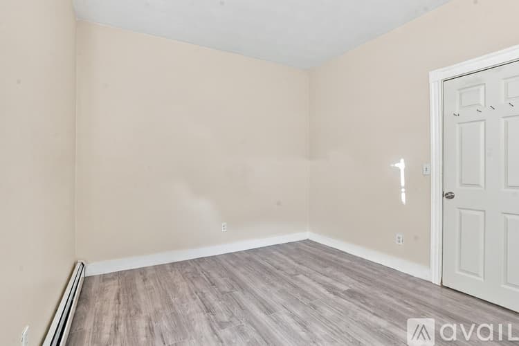 Providence Apartment: 10 Kossuth St