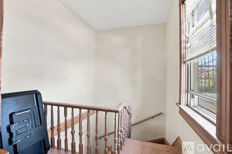 Providence Apartment: 10 Kossuth St