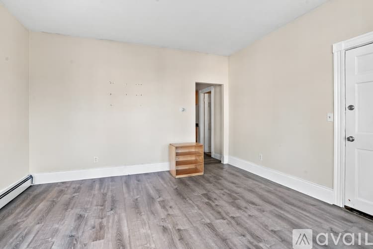 Providence Apartment: 10 Kossuth St