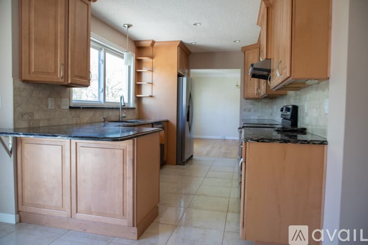 Chesterfield House: 15579 Country Ridge Drive
