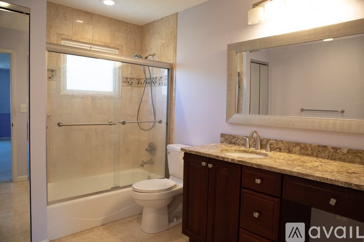 Chesterfield House: 15579 Country Ridge Drive