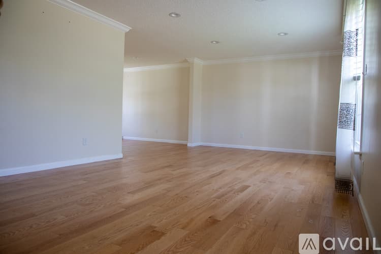 Chesterfield House: 15579 Country Ridge Drive