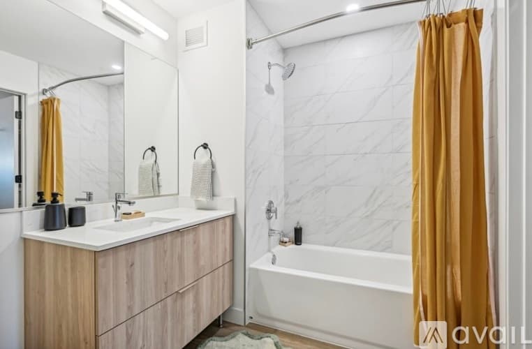Chicago Apartment: 4601 N Marine Dr