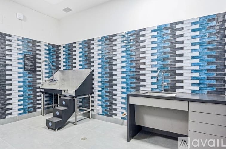 Chicago Apartment: 4601 N Marine Dr