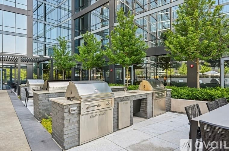 Chicago Apartment: 4601 N Marine Dr