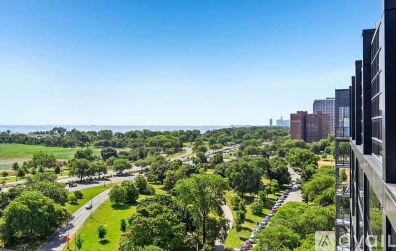 Chicago Apartment: 4601 N Marine Dr