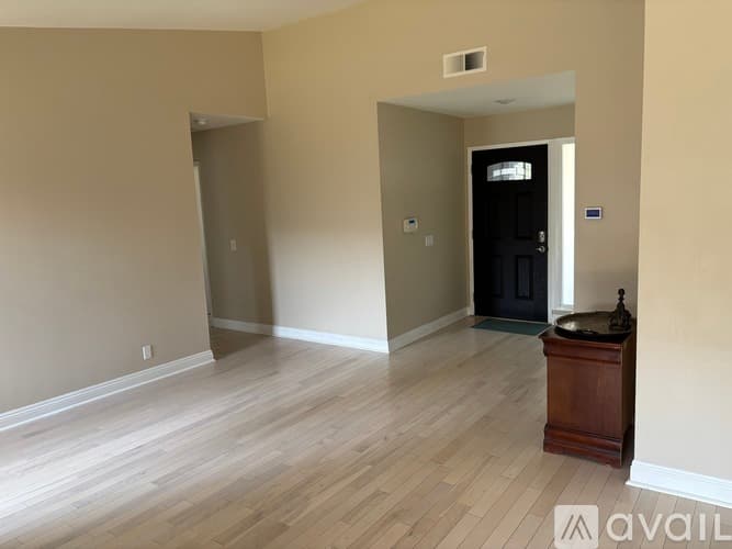 Riverside House: 3223 Saratoga Street