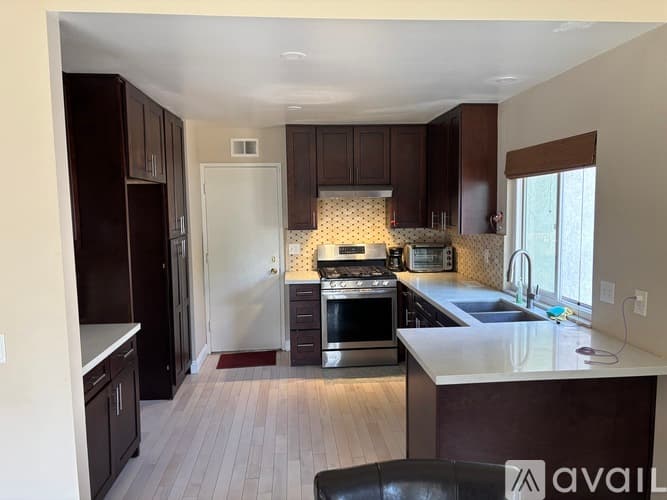 Riverside House: 3223 Saratoga Street