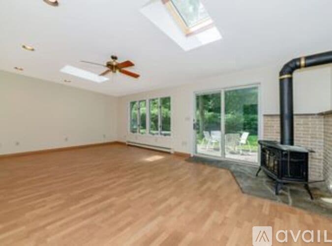Norwalk House: 24 Friendly Road