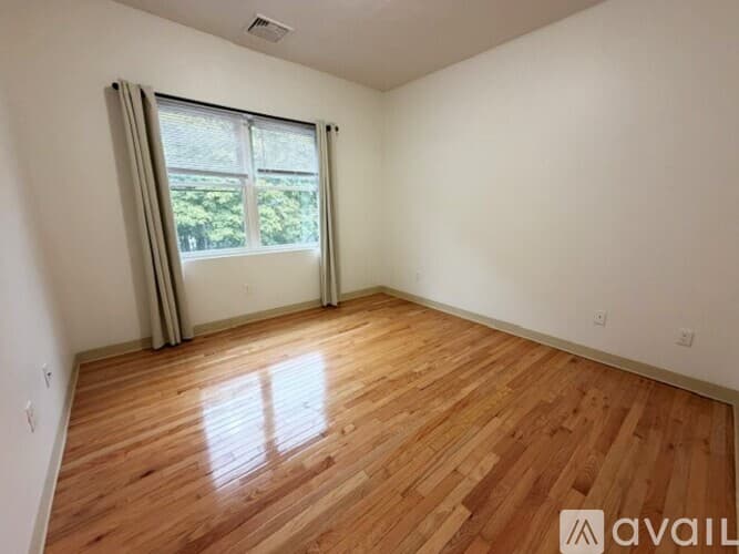 Dedham Apartment: 404 Whiting Ave