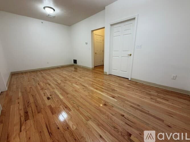 Dedham Apartment: 404 Whiting Ave