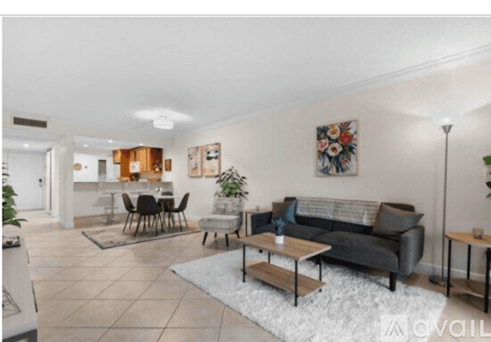 Boca Raton Condo: 16 Royal Palm Way