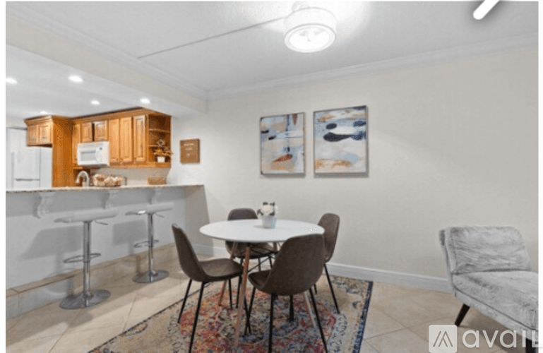Boca Raton Condo: 16 Royal Palm Way