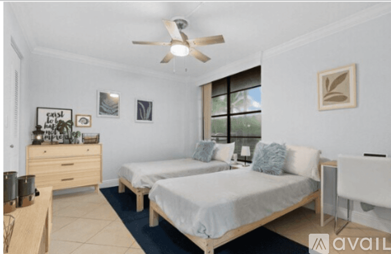 Boca Raton Condo: 16 Royal Palm Way