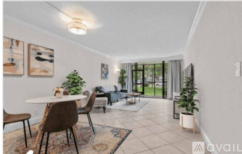 Boca Raton Condo: 16 Royal Palm Way