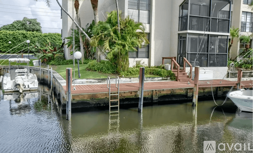 Boca Raton Condo: 16 Royal Palm Way