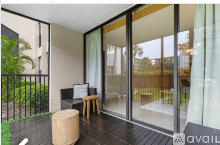 Boca Raton Condo: 16 Royal Palm Way