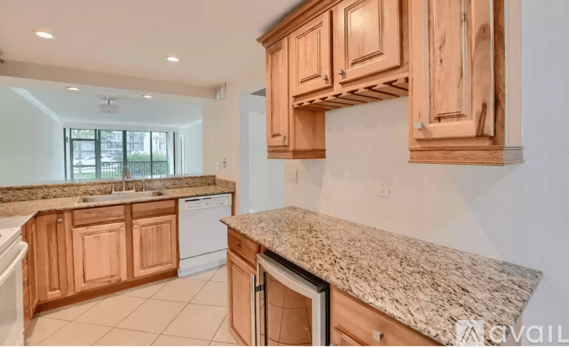 Boca Raton Condo: 16 Royal Palm Way