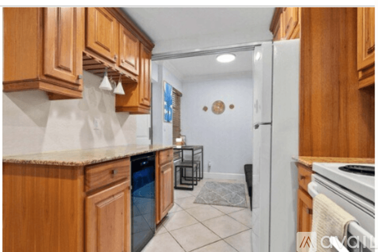 Boca Raton Condo: 16 Royal Palm Way