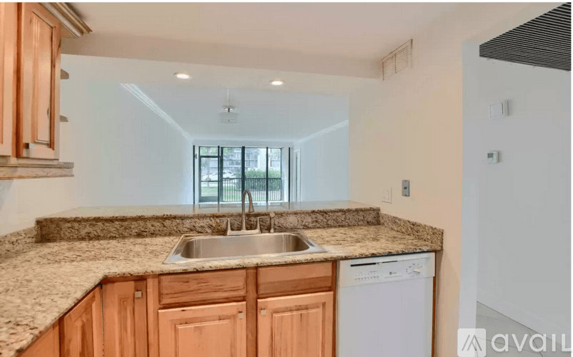 Boca Raton Condo: 16 Royal Palm Way