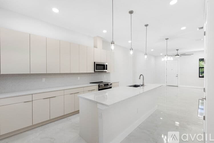 Tampa Townhome: 7015 N Central Ave