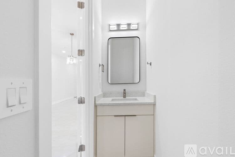 Tampa Townhome: 7015 N Central Ave