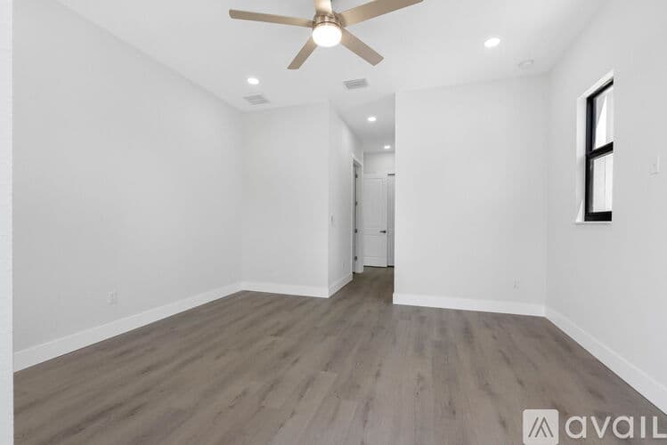Tampa Townhome: 7015 N Central Ave